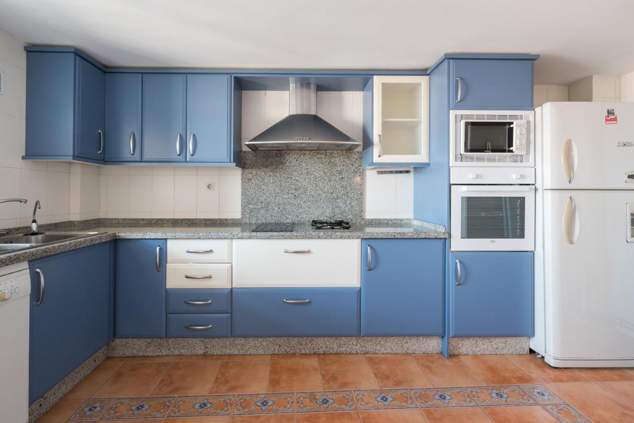 Apartamentos Paseo De La Farola Málaga Exteriör bild