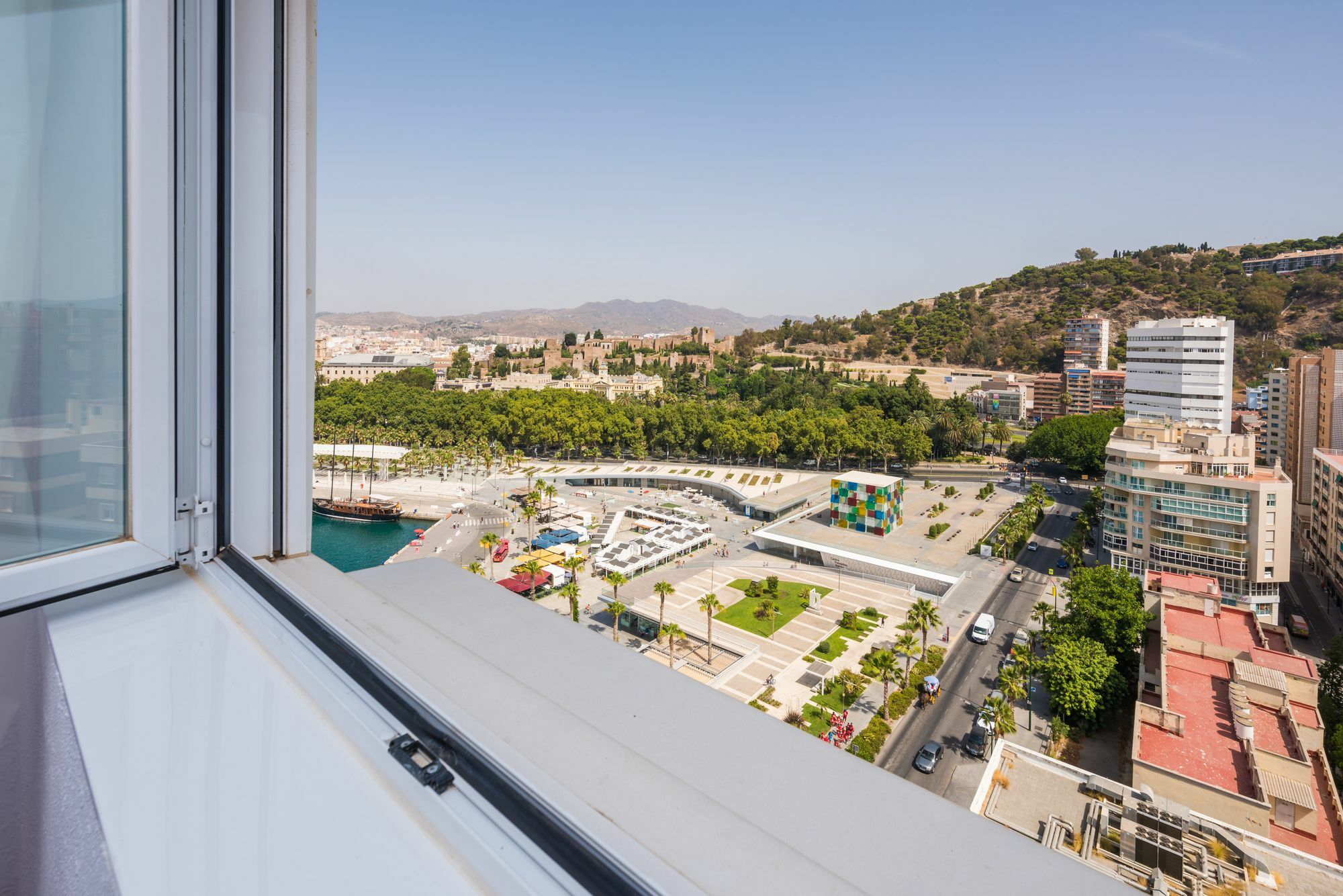 Apartamentos Paseo De La Farola Málaga Exteriör bild