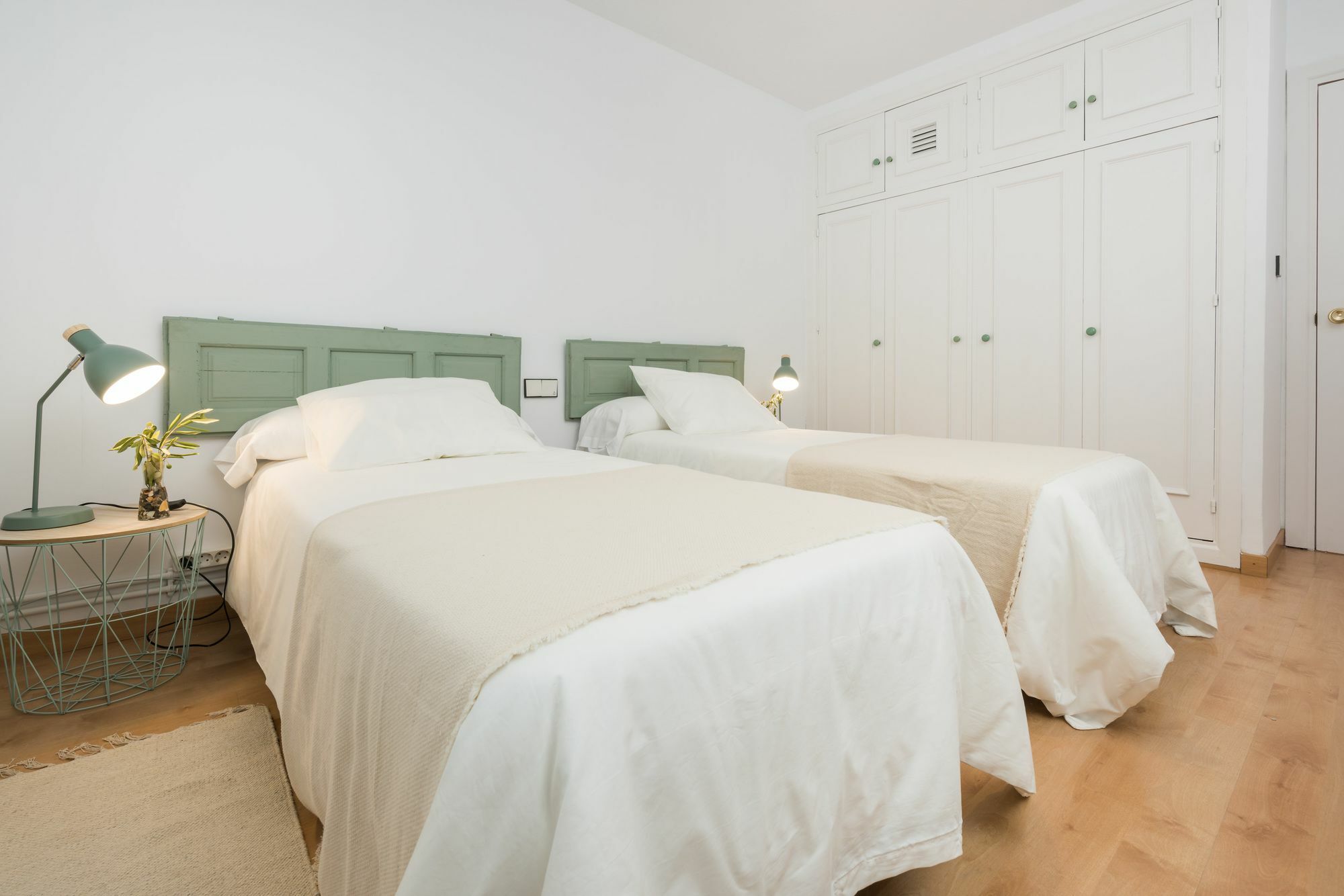 Apartamentos Paseo De La Farola Málaga Exteriör bild