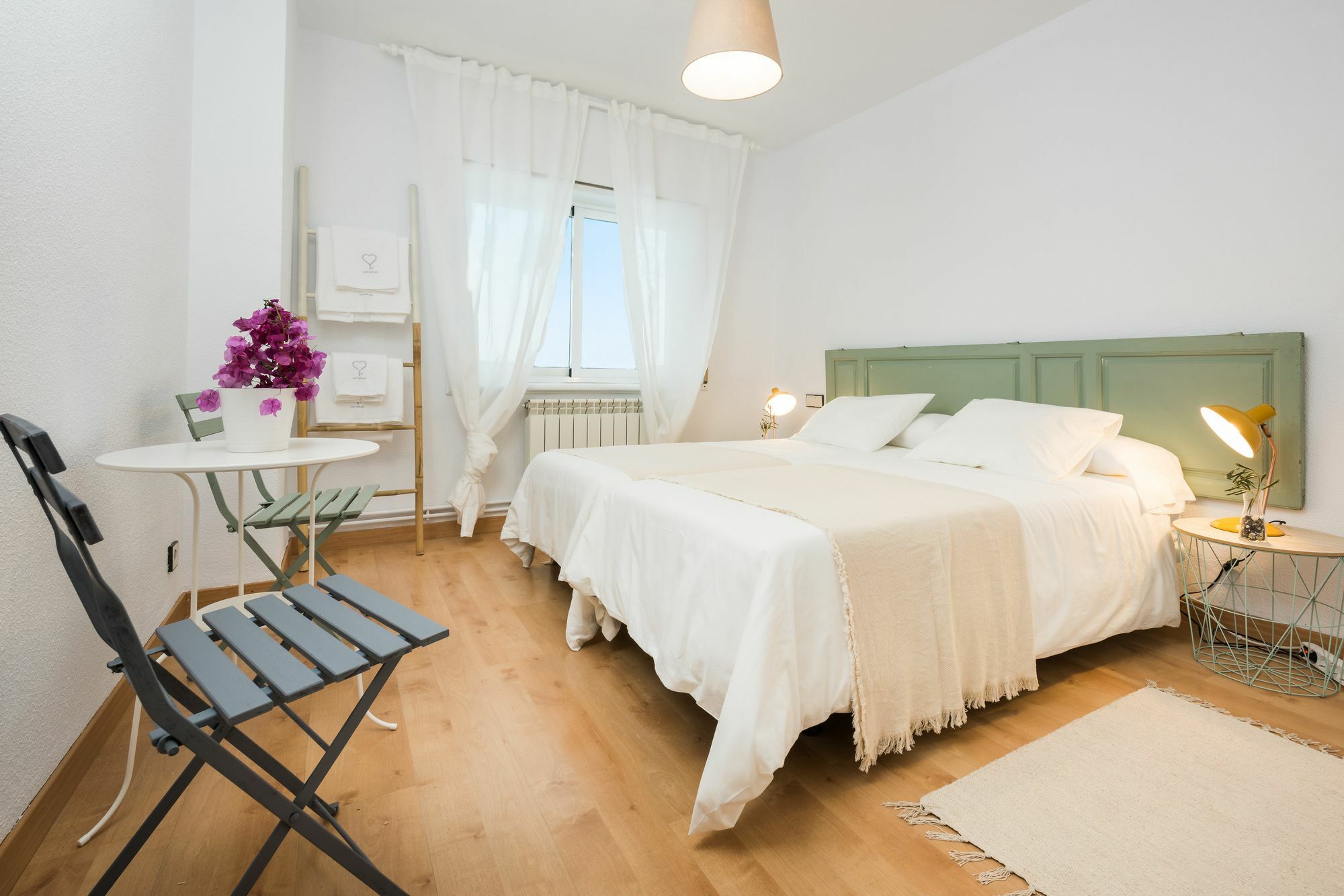 Apartamentos Paseo De La Farola Málaga Exteriör bild